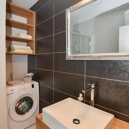 Pavlina Guest house 3*