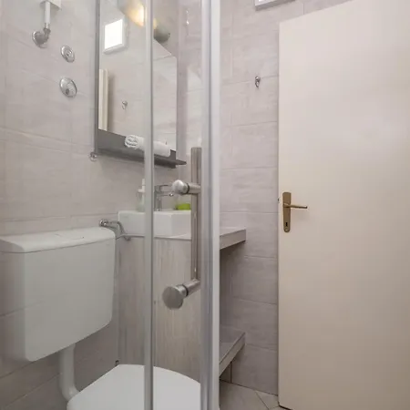 Pavlina Guest house 3*